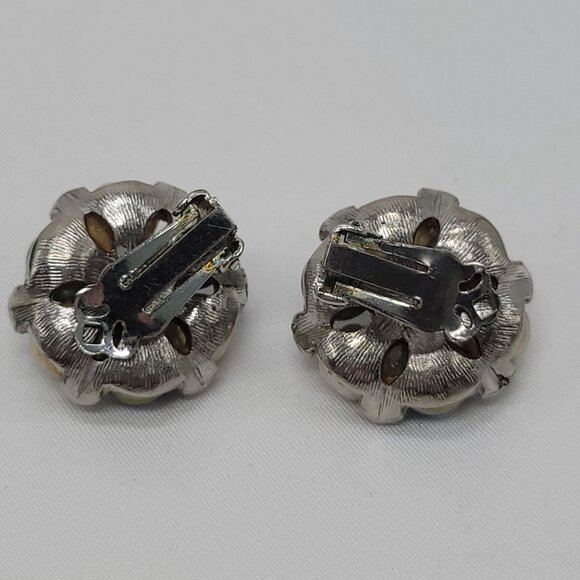 Vtg Blue Glass Bead Cluster Clip-On Earrings Faux Pearls Silver Tone - Picture 10 of 13